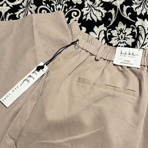 Women’s Nicole Miller New York  size L pant